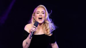 Adele concluye su última presentación 
